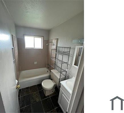 5th image of 230 Roberts Ave
