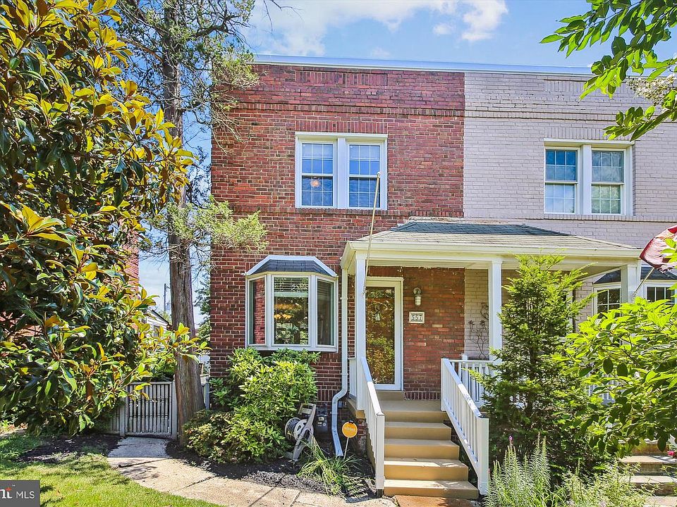 1st image of 557 E Nelson Ave