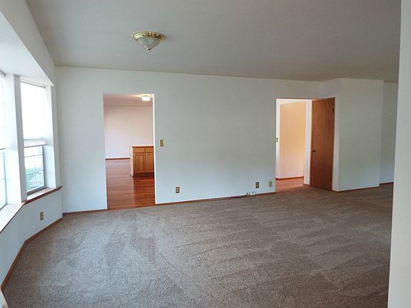 4th image of 18301 104th Street Ct E