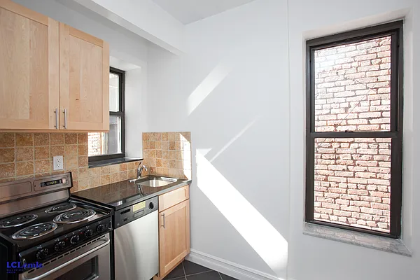 Rented by LC Lemle Real Estate Group | media 2