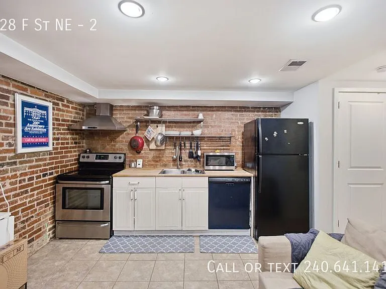 228 F St NE #2 — Photo 1