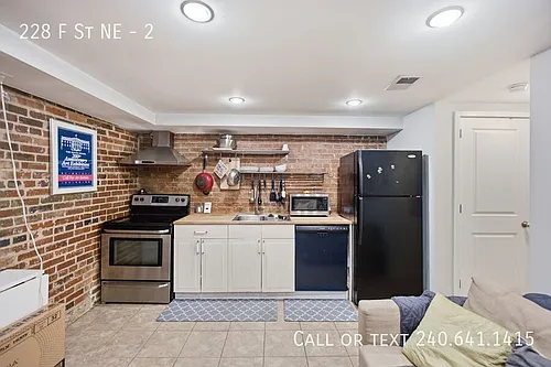 228 F St NE #2 Photo 1