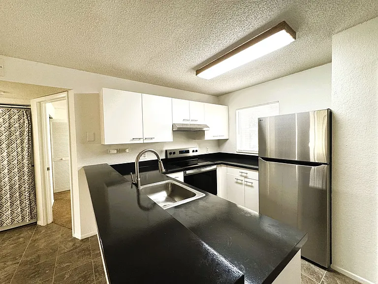 25100 Sandhill Blvd #M — Photo 3
