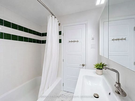 4th image of 67B N Queen Mary St #67