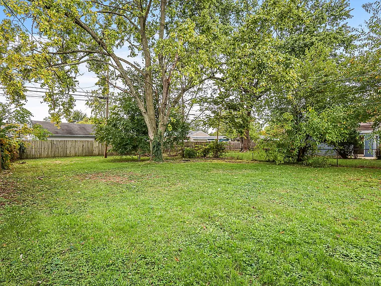 4483 Saint Margaret Ln — Photo 25