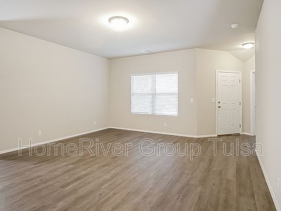 5th image of 7937 S 296th Ave