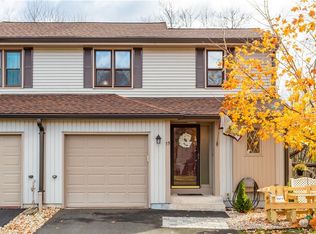 15 Sawmill Xing #15, Wethersfield, CT 06109