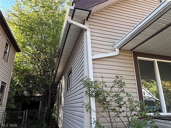 4th image of 3684 E 105th St