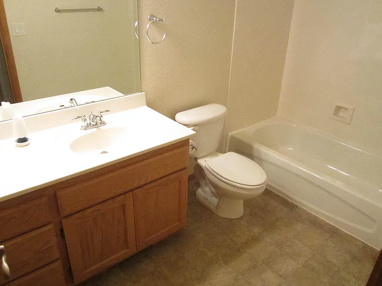 820 Isherwood Dr — Photo 11