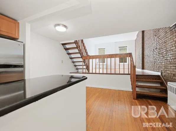 35 Grove St APT 2F, New York, NY 10014