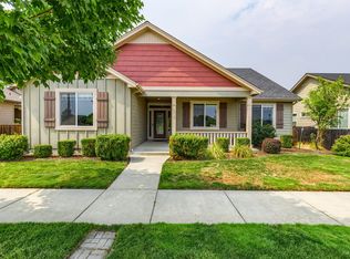 514 Stone Pointe Dr, Central Pt, OR 97502