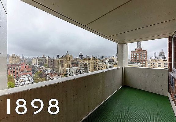 3rd image of 561 Amsterdam Ave #6A