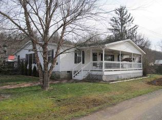 39 8th Ave, Buffalo, WV 25033