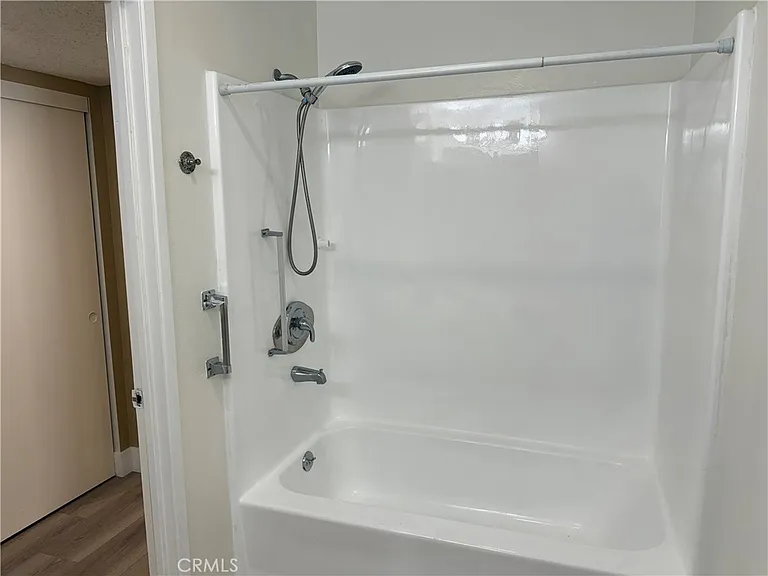 219 E Maple St #2 — Photo 14