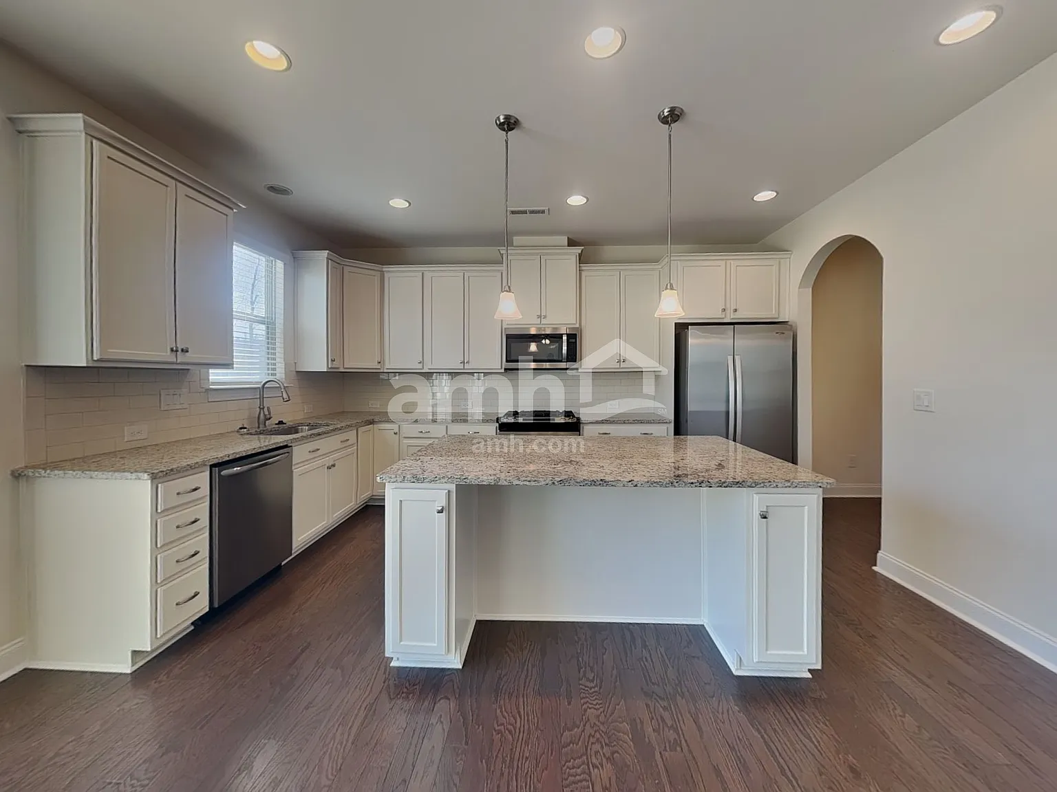 5 bed, 2.5 bath, 2642 sqft, $2,635 — Photo 4