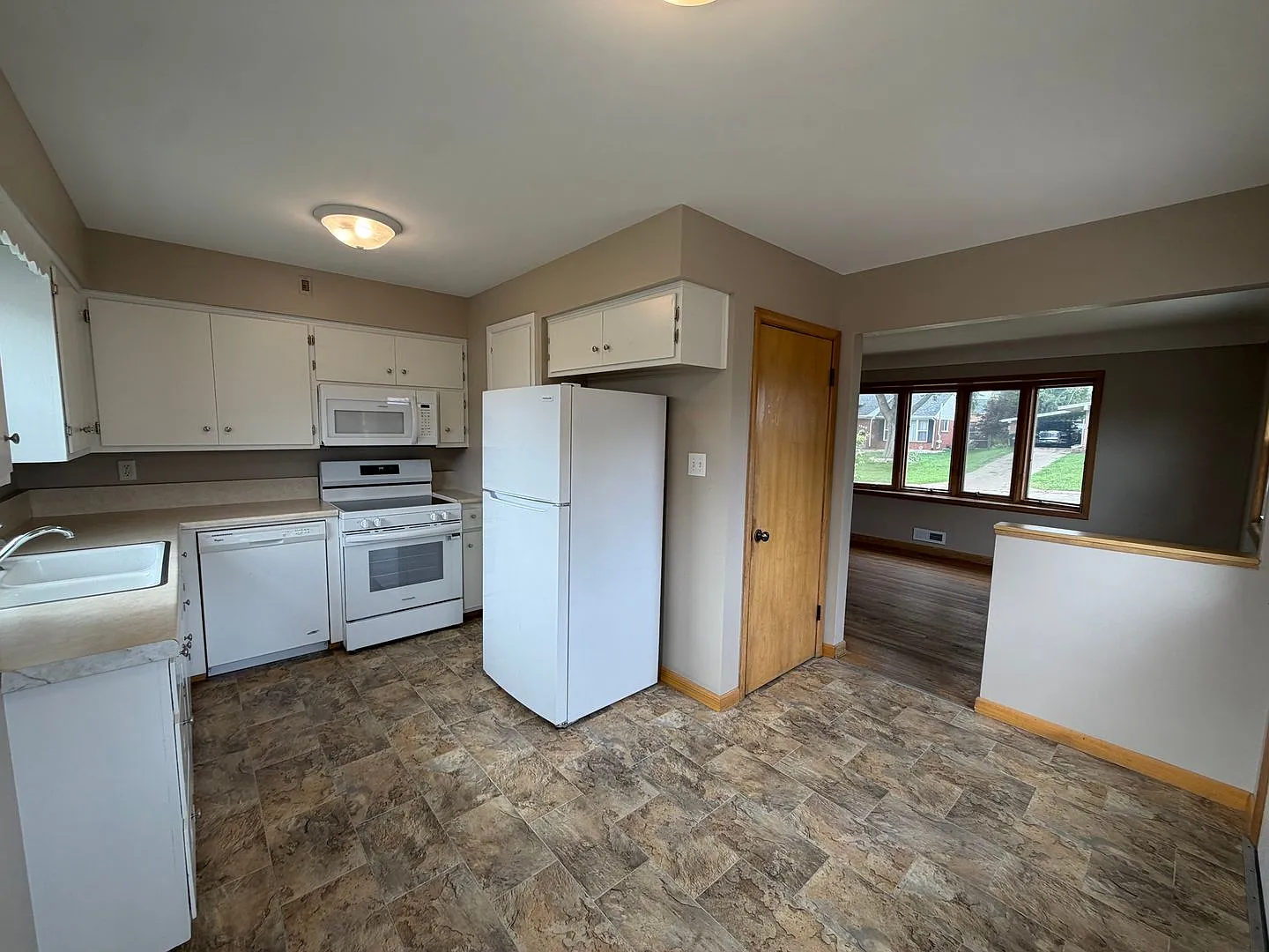 1517 9th Avenue SW - Cedar Rapids — Photo 4
