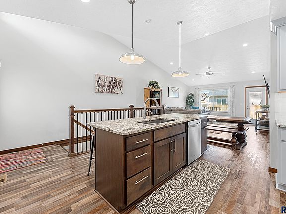 4th image of 2710 E Sunburst Dr
