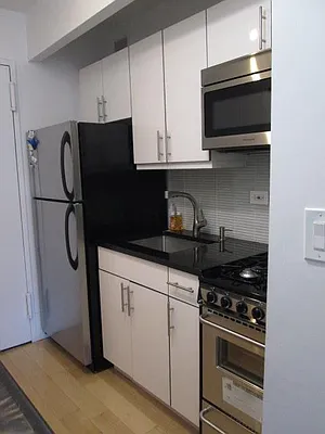 Rented by RELO REDAC INC. | media 14