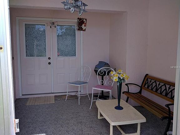 Screened Entry Porch