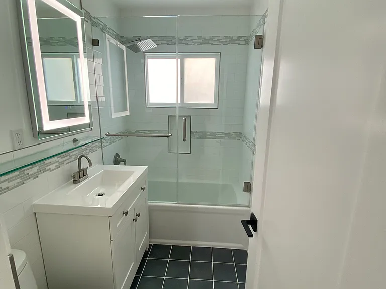 1319 Havenhurst Dr #12 — Photo 12