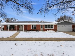 1220 N Hamlin Ave, Park Ridge, IL 60068