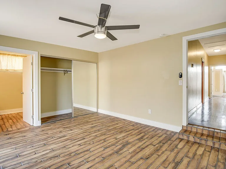 4725 Kensington Dr — Photo 16