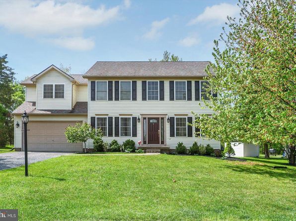 922 Willow Ridge Dr, York, PA 17404