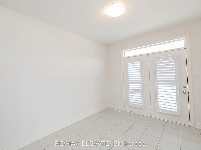 255 McKean Dr N — Photo 6