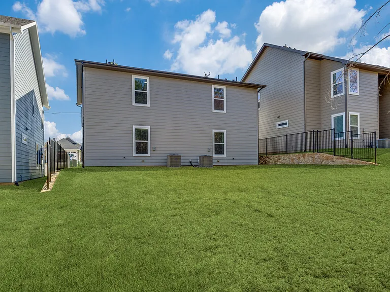 1035 Ray Dr — Photo 12