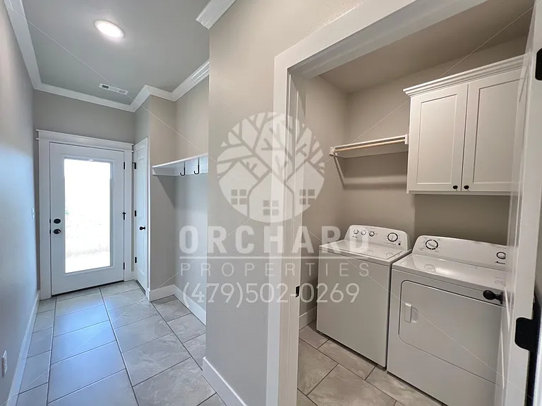 592 Bradford Dr — Photo 9