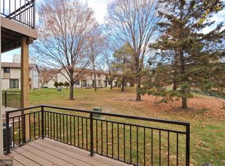 13700 Heather Hills Dr, Burnsville, MN 55337