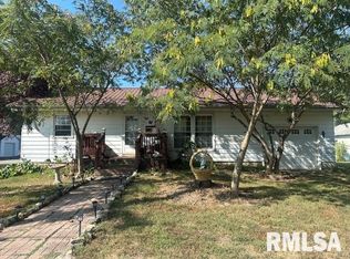 807 Taffee St, Pinckneyville, IL 62274