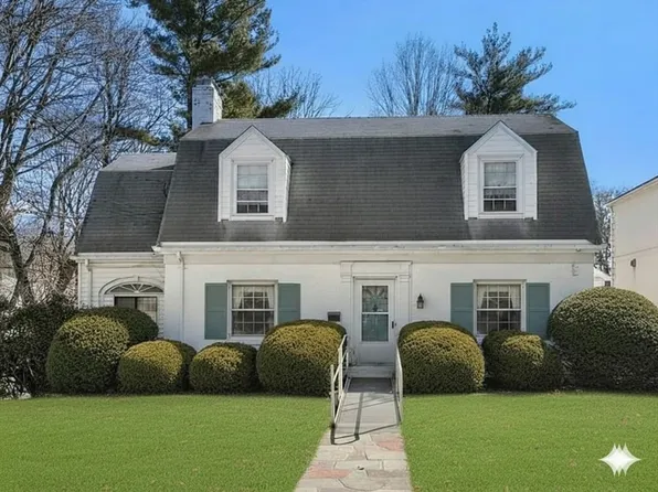 194 Parker St, Newton, MA 02459