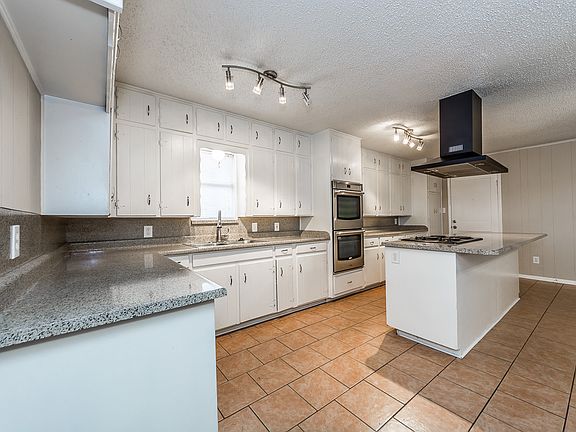 4th image of 2725 Willow Park St