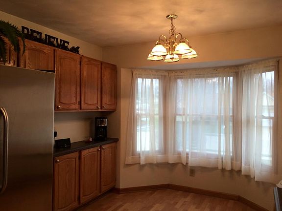 3rd image of 6408 Silver Creek Dr