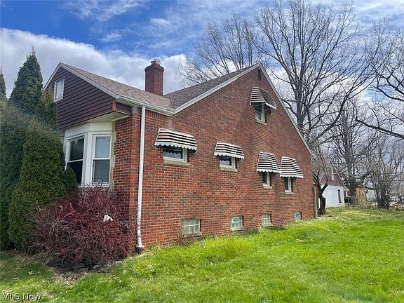 3rd image of 21130 Naumann Ave