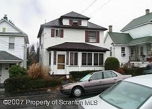 2nd image of 821 Price St