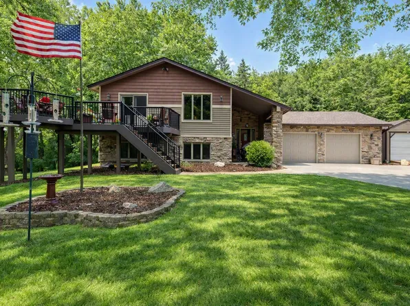 22710 Pinto Ln, Lakeville, MN 55044