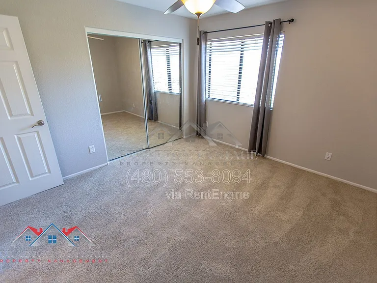 2105 E Donald Dr — Photo 16