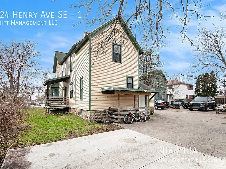 424 Henry Ave SE #1 — Photo 2