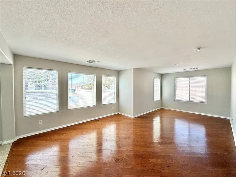 6435 Sean Creek St — Photo 4