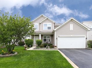241 Copper Mountain Dr, Gilberts, IL 60136