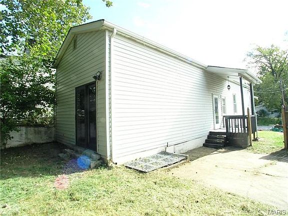 3rd image of 735 Erskine Ave