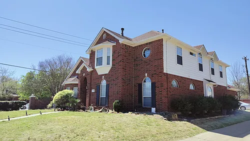 8001 Case Dr Photo 1