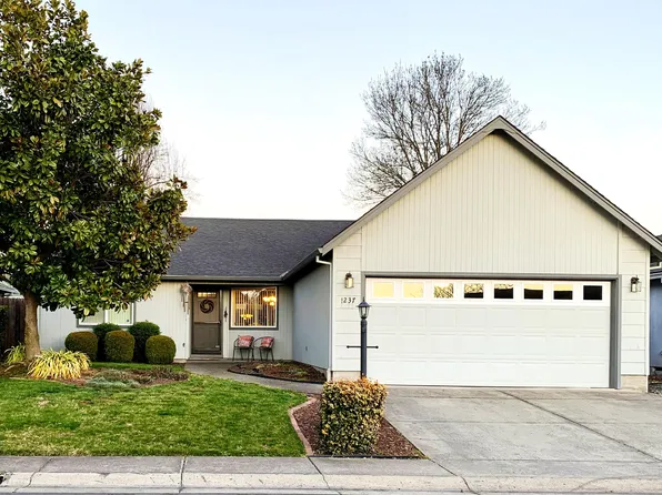 1237 Pheasant Way, Central Pt, OR 97502