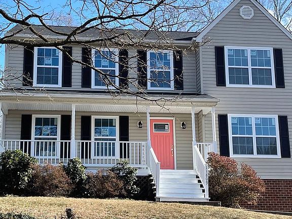 3rd image of 11809 Camelot Way