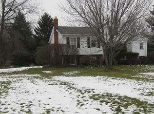 657 Bishop Rd, Highland Heights, OH 44143