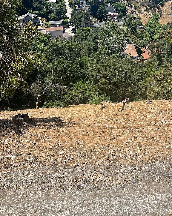 1st image of 8985 Crescent Dr