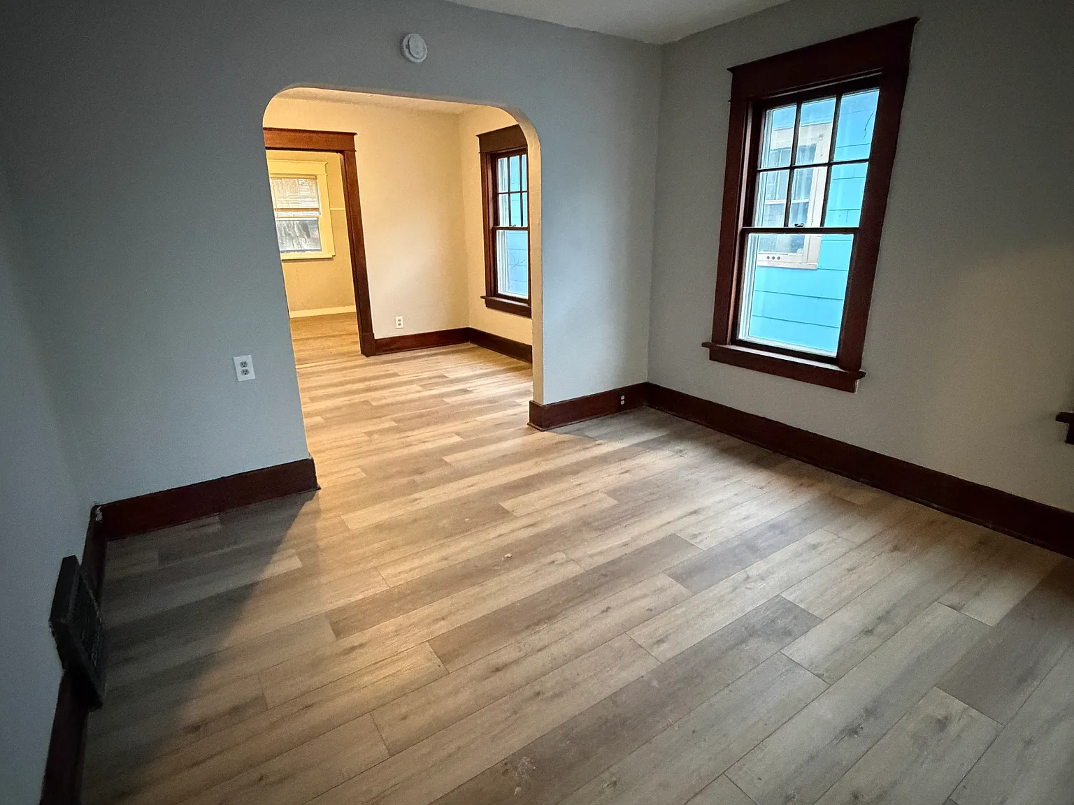 2 bed, 748 sqft, $1,285 — Photo 3