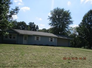 936 W Acres Dr, Spencer, IN 47460
